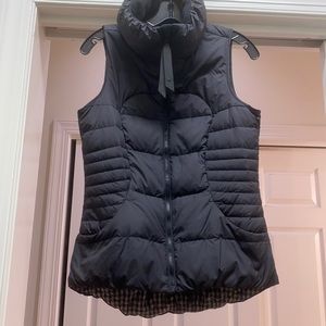 Lululemon vest- nylon- polyfil